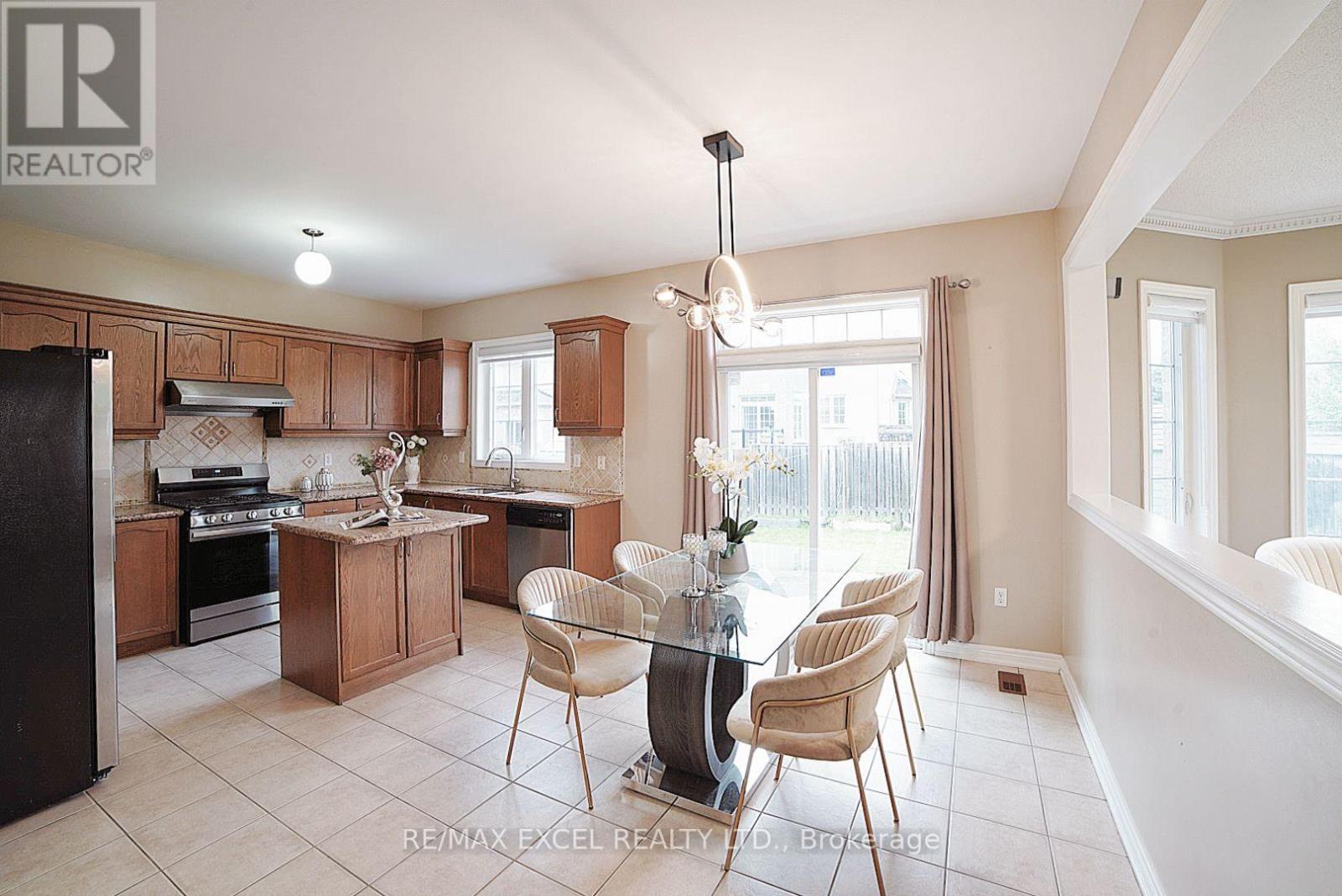 57 Batchford Crescent, Markham, Ontario  L6B 0C2 - Photo 9 - N12184810