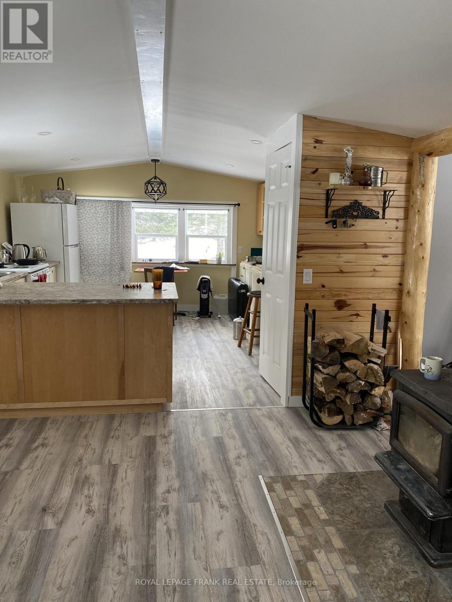 1087 Airport Road, Hastings Highlands, Ontario K0L 1C0 - Photo 2 - X12063480