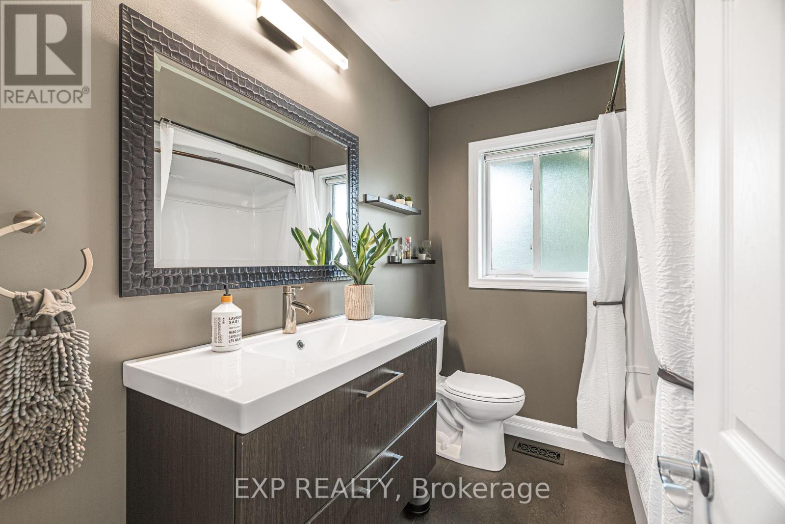 190 Ross Avenue, Kitchener, Ontario  N2A 1V6 - Photo 25 - X12186642