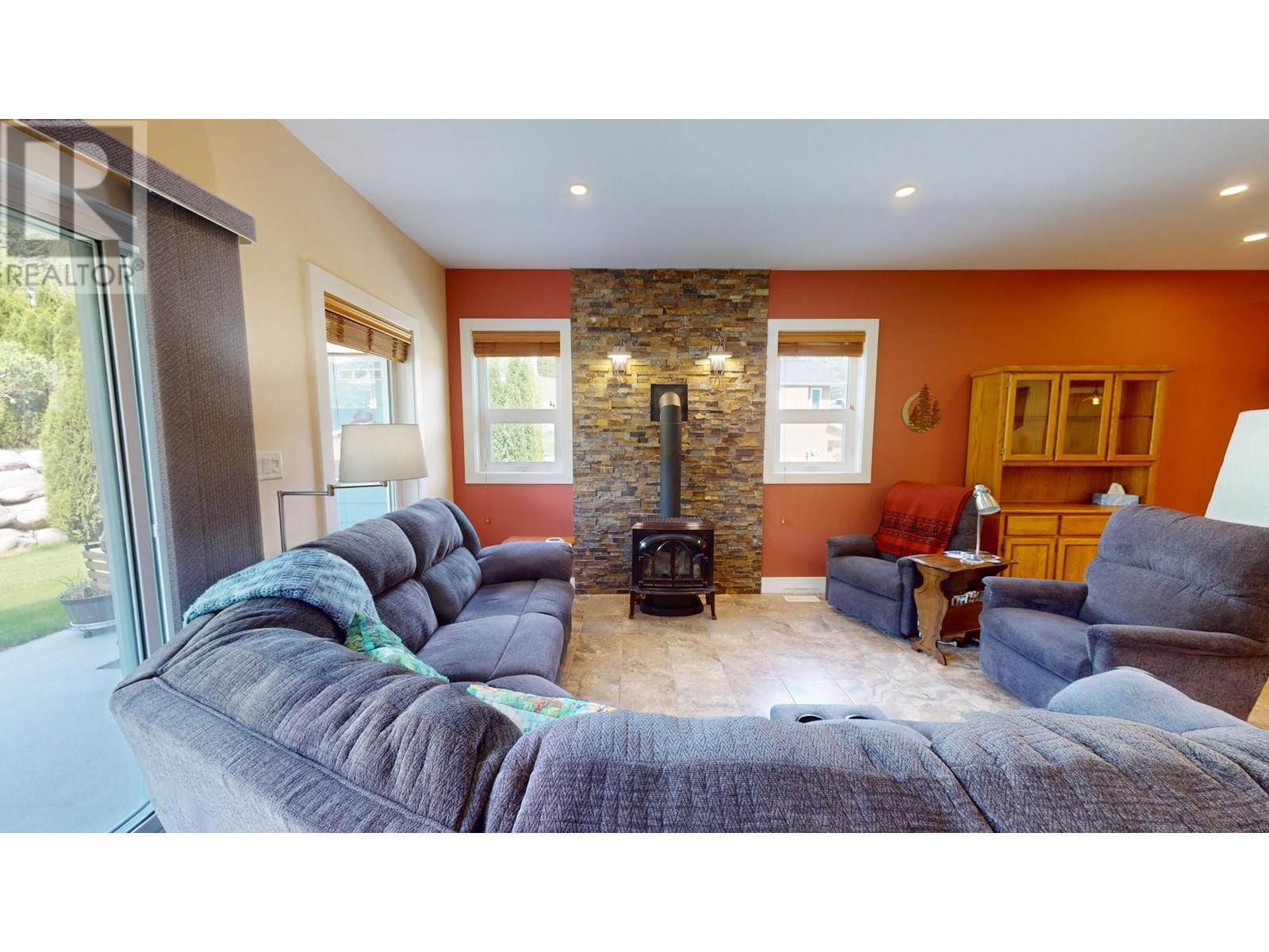2475 Colin Crescent, Trail, British Columbia  V1R 4T4 - Photo 10 - 10350212