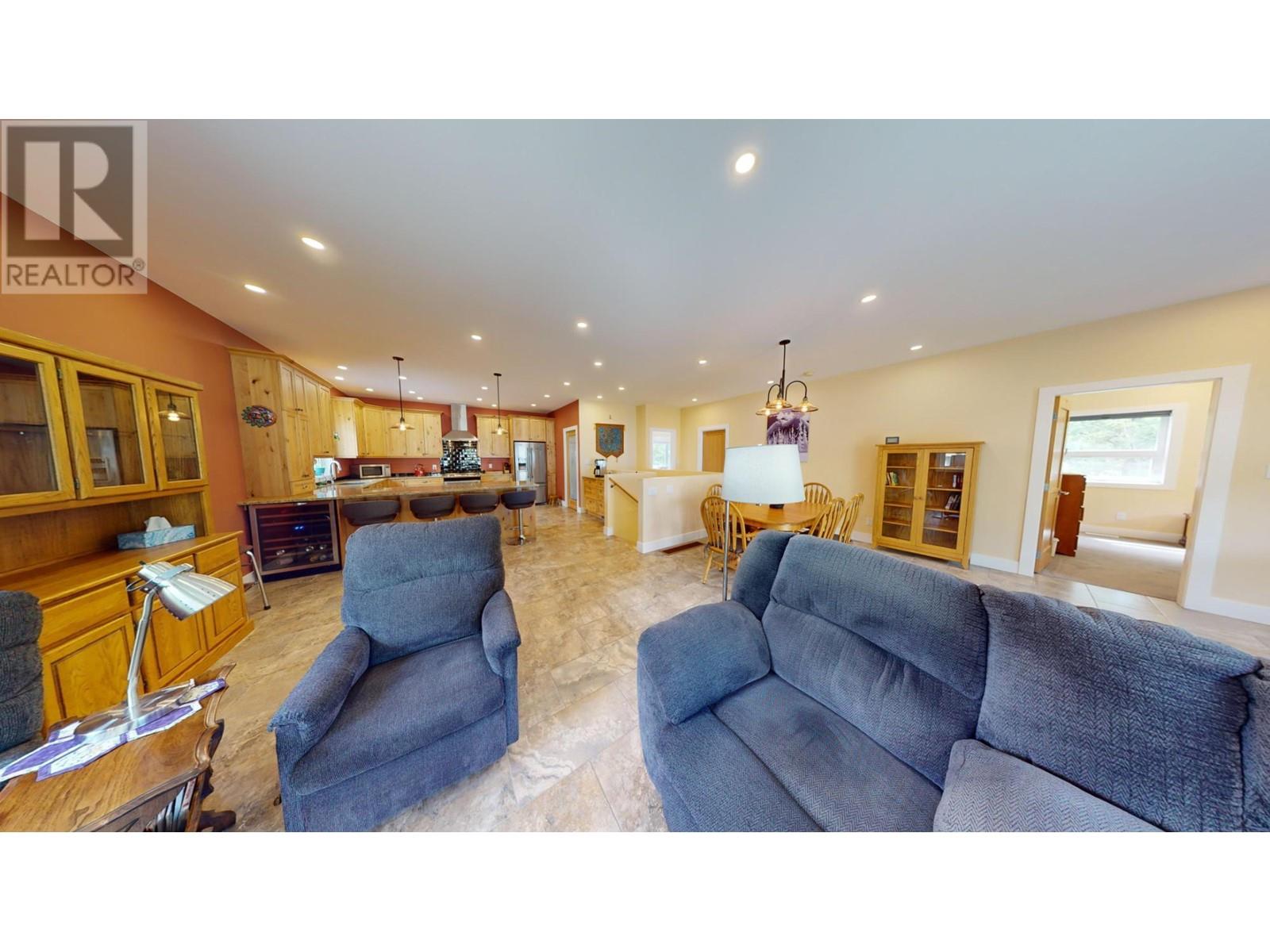 2475 Colin Crescent, Trail, British Columbia  V1R 4T4 - Photo 11 - 10350212