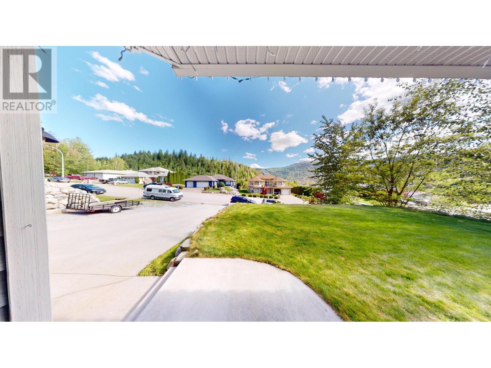 2475 Colin Crescent, Trail, British Columbia  V1R 4T4 - Photo 32 - 10350212