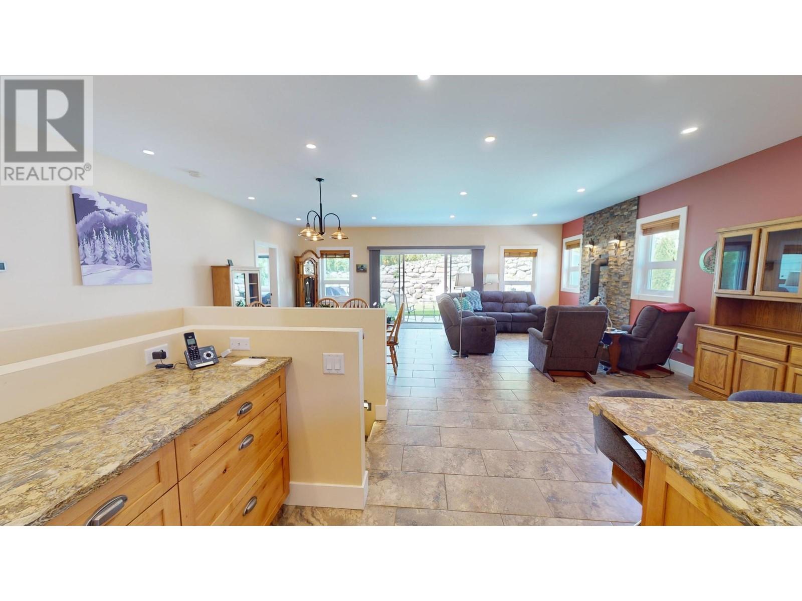 2475 Colin Crescent, Trail, BC V1R4T4