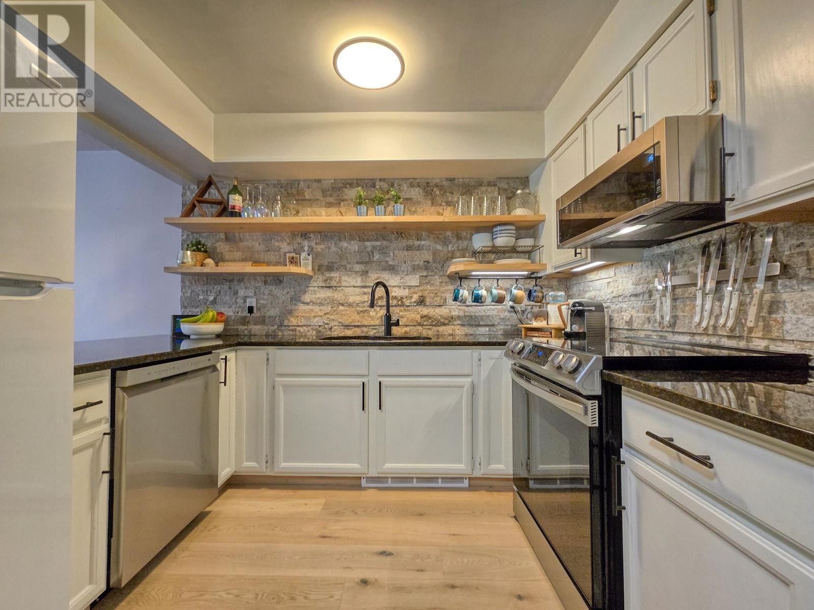 7981 RADIUM GOLF COURSE Road Unit# 7, Radium Hot Springs, BC V0A1M0