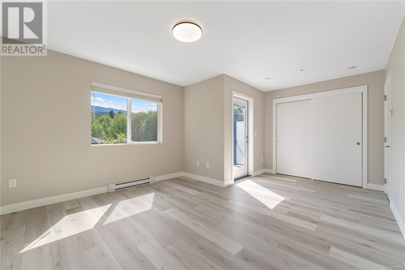 Property at 3 544 Cook St image 4