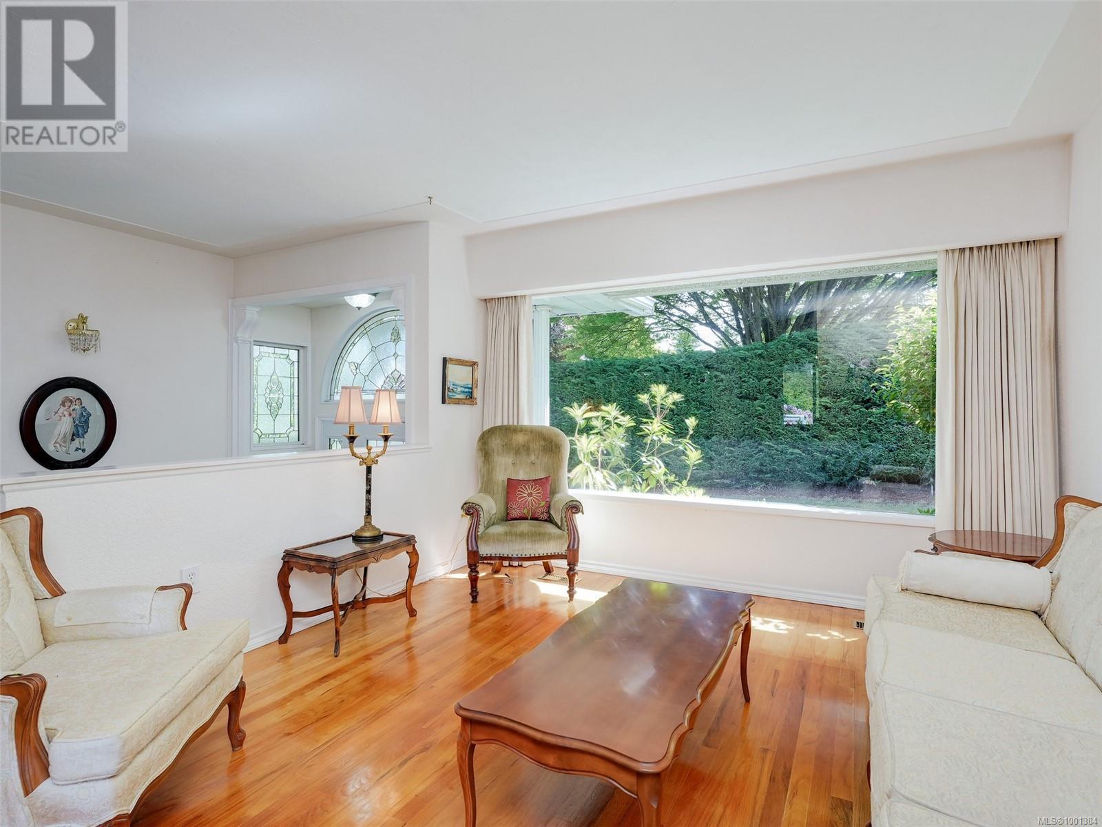 4320 Cedar Hill Rd, Saanich, British Columbia  V8N 3C5 - Photo 9 - 1001384