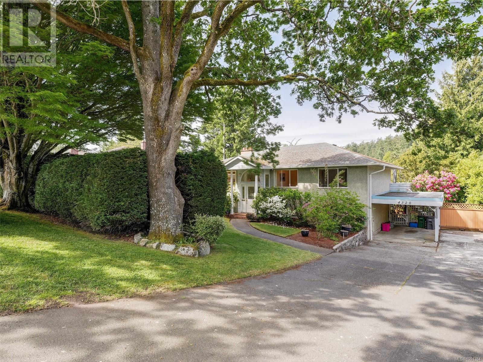 4320 Cedar Hill Rd, Saanich, British Columbia  V8N 3C5 - Photo 3 - 1001384