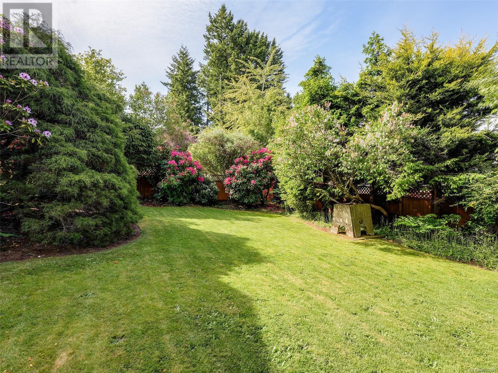 4320 Cedar Hill Rd, Saanich, British Columbia  V8N 3C5 - Photo 5 - 1001384