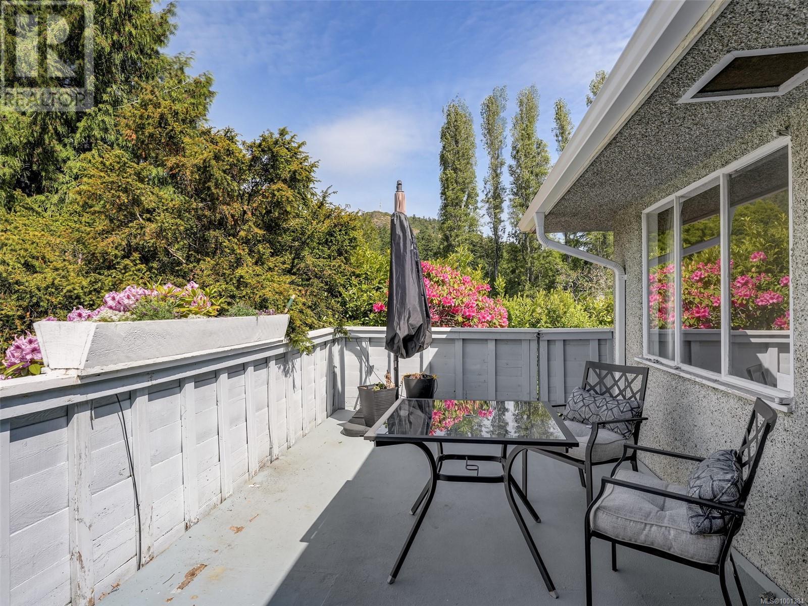 4320 Cedar Hill Rd, Saanich, British Columbia  V8N 3C5 - Photo 7 - 1001384