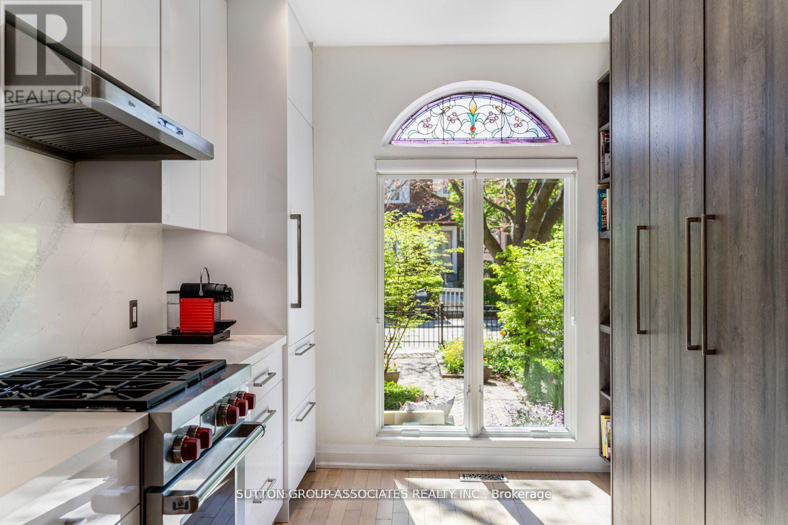Entire - 479 Clinton Street, Toronto, Ontario  M6G 2Z3 - Photo 4 - C12160221