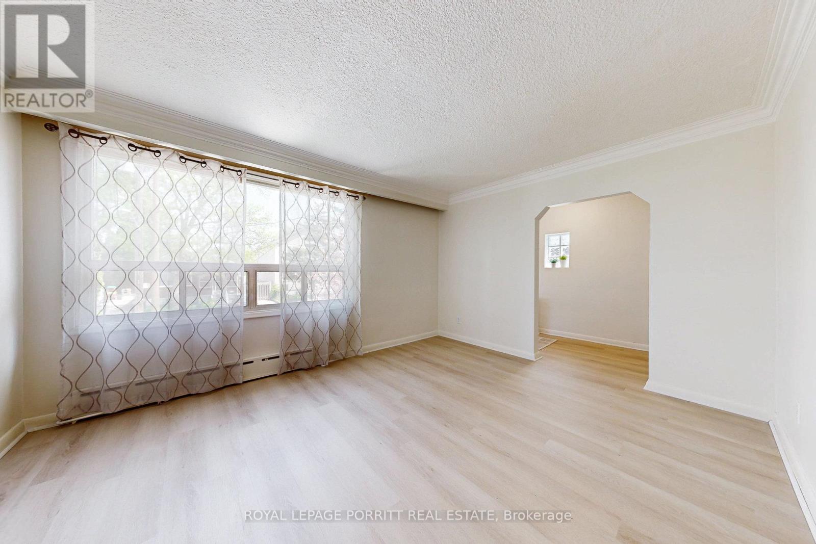 126a Sixteenth Street, Toronto, Ontario  M8V 3K1 - Photo 5 - W12160134