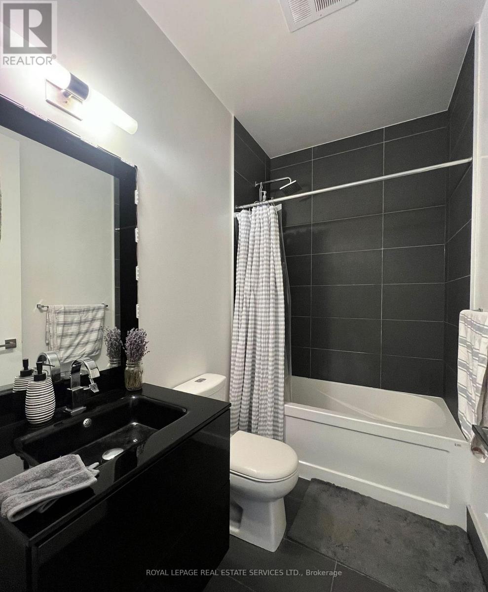 1203 - 111 St Clair Avenue W, Toronto, Ontario  M4V 1N5 - Photo 11 - C12136910