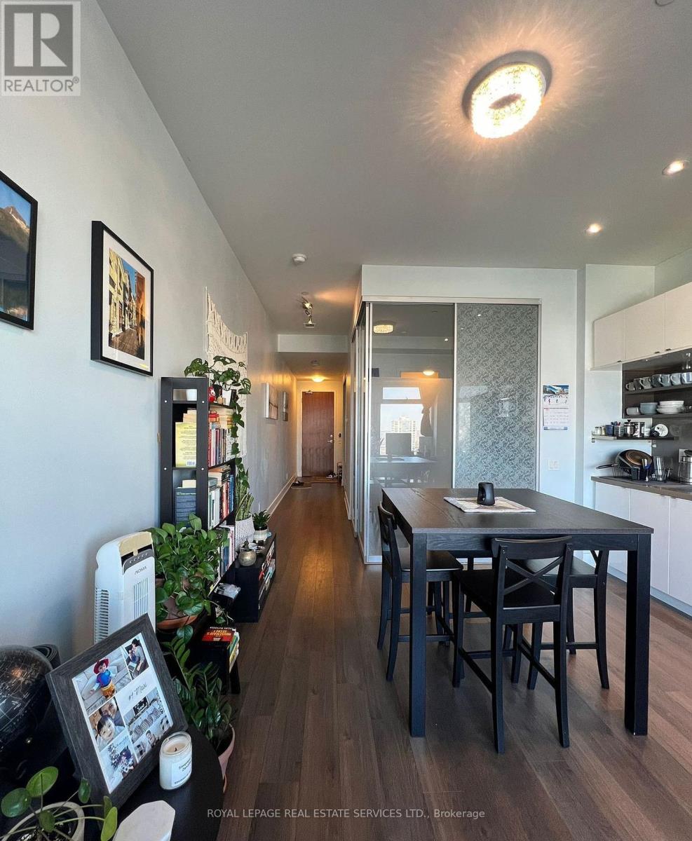1203 - 111 St Clair Avenue W, Toronto, Ontario  M4V 1N5 - Photo 7 - C12136910