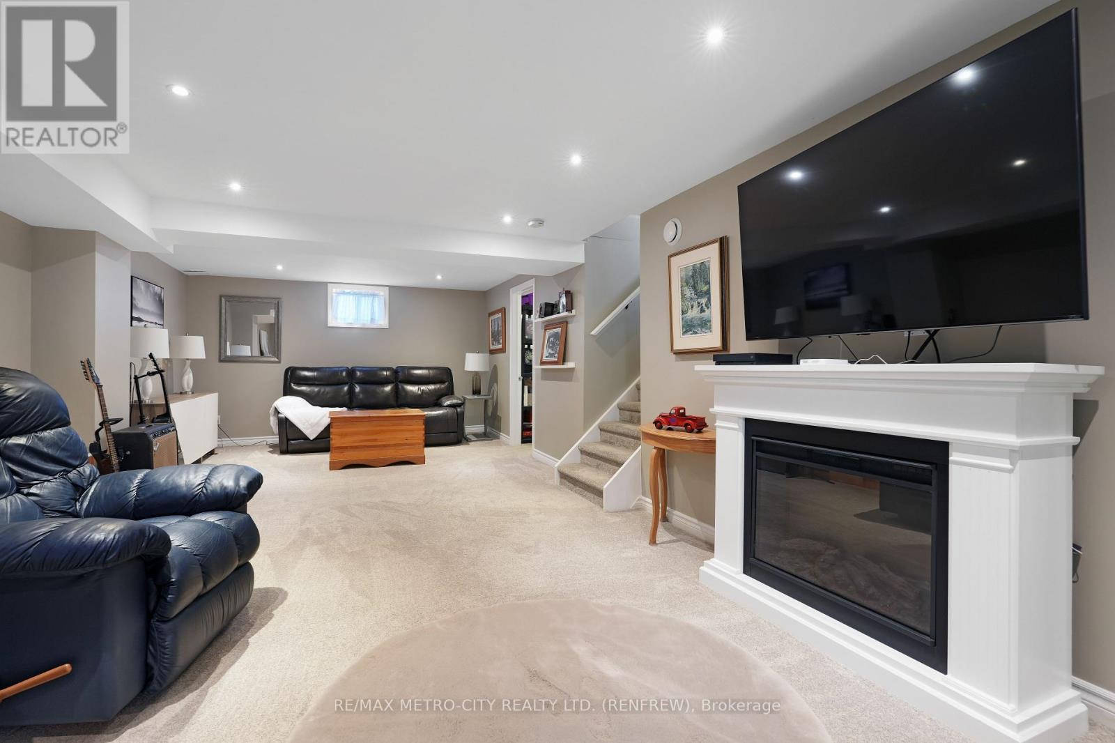 160 Airth Boulevard W, Renfrew, Ontario  K7V 2J6 - Photo 28 - X12185136