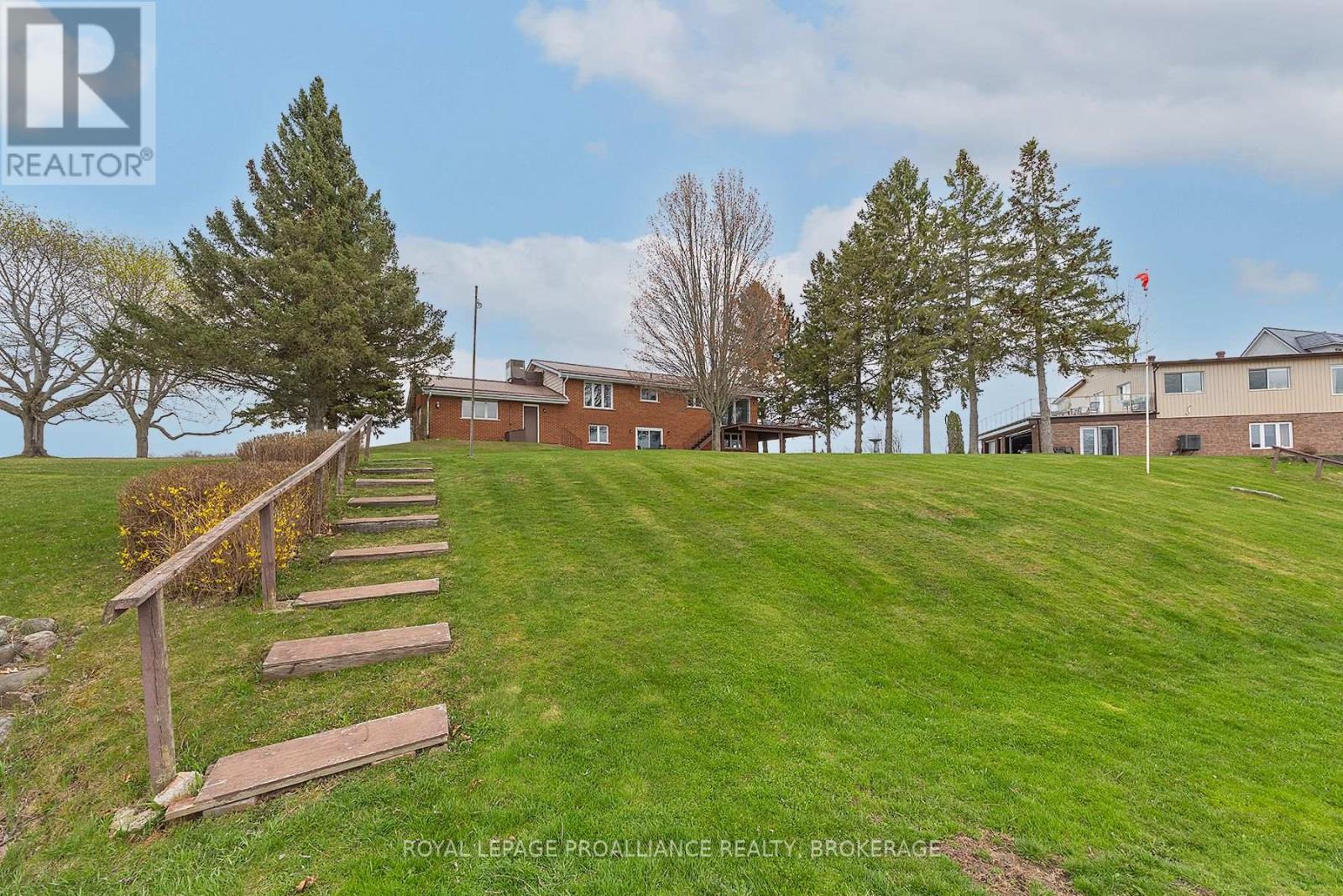 143 Clark Drive, Front Of Leeds & Seeleys Bay, Ontario  K7G 2V5 - Photo 42 - X12116018