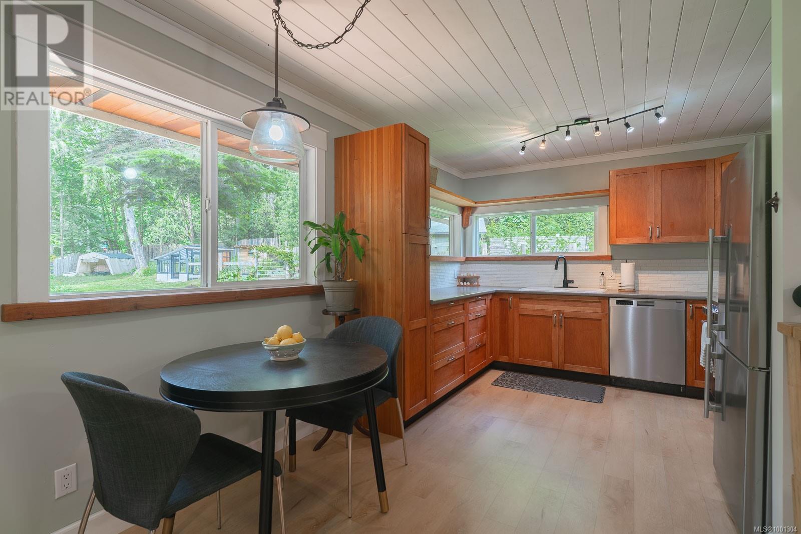 Property at 1588 Rugg Rd image 4