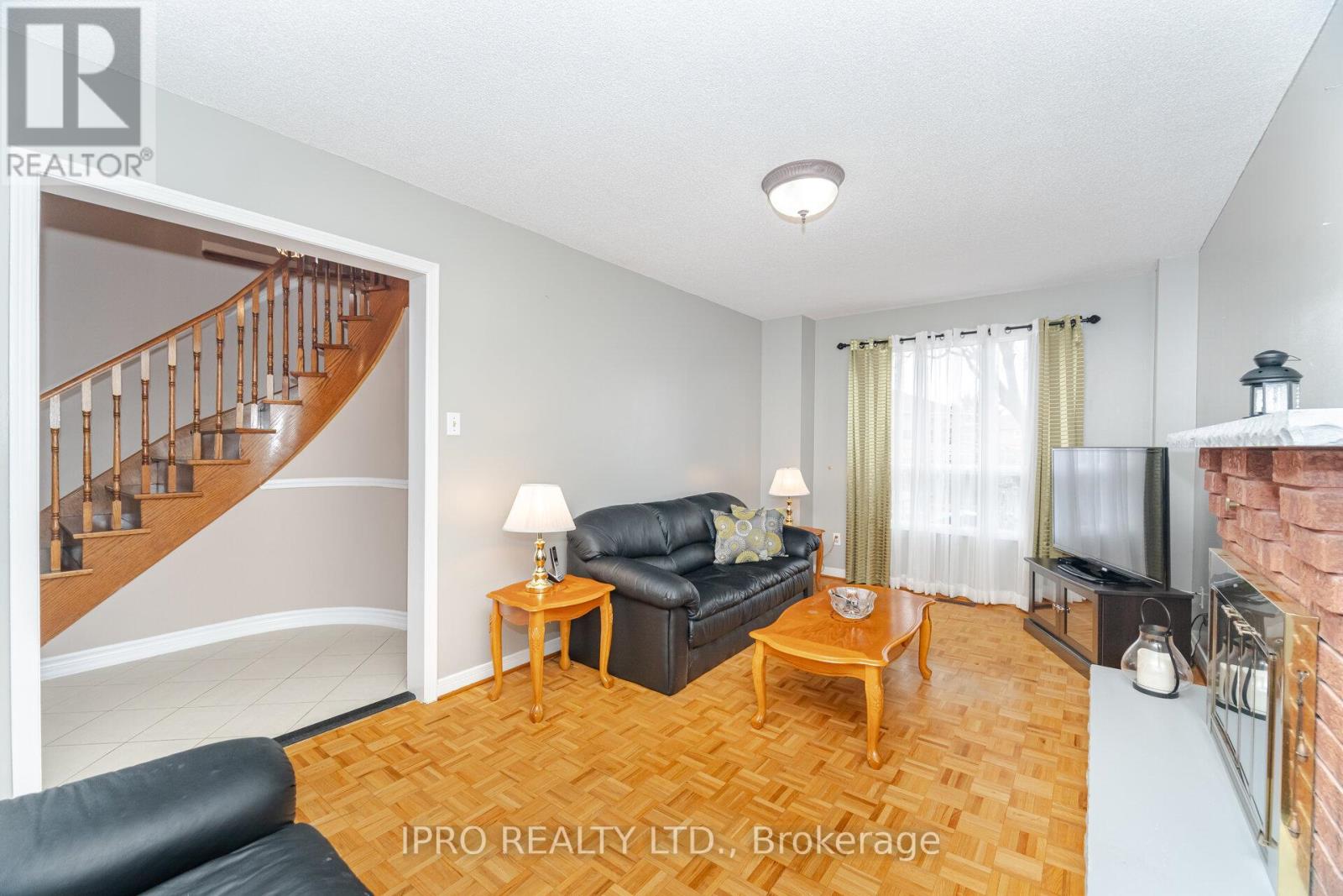 97 Major Wm. Sharpe Drive, Brampton (Northwood Park), Ontario  L6X 3V1 - Photo 12 - W12186664