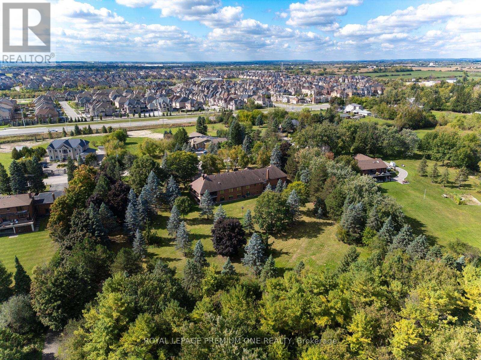 8 Beamish Court, Brampton (Toronto Gore Rural Estate), Ontario  L6P 0X8 - Photo 37 - W12186684
