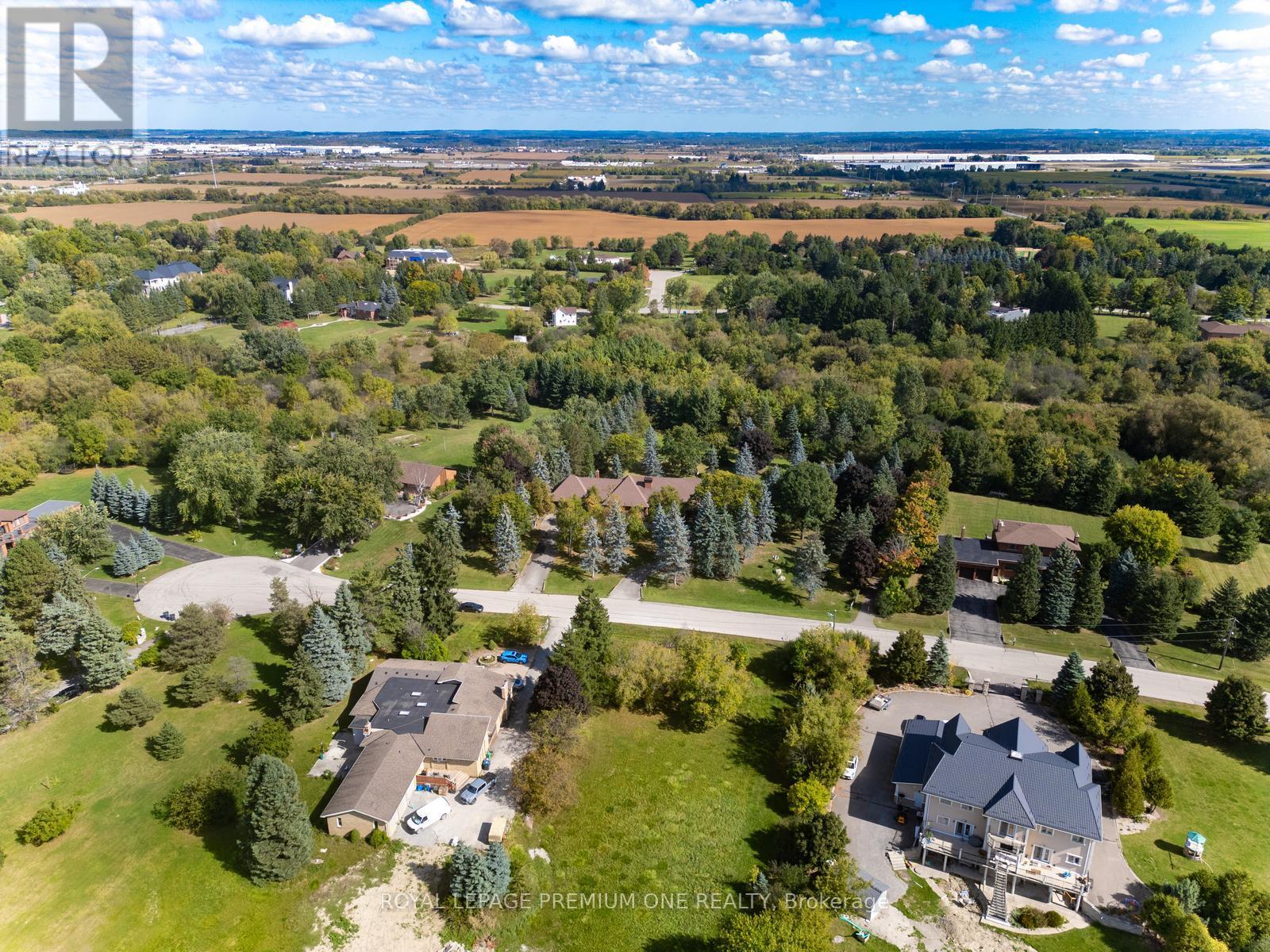 8 Beamish Court, Brampton (Toronto Gore Rural Estate), Ontario  L6P 0X8 - Photo 39 - W12186684