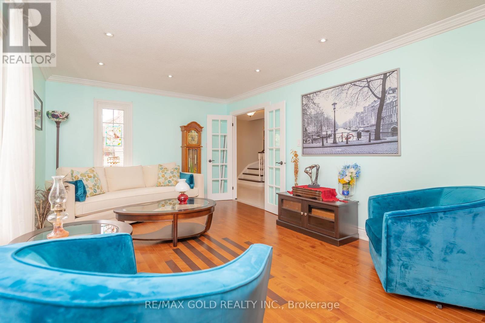 7 Wadsworth Circle, Brampton, Ontario  L6Z 1W6 - Photo 9 - W12186699