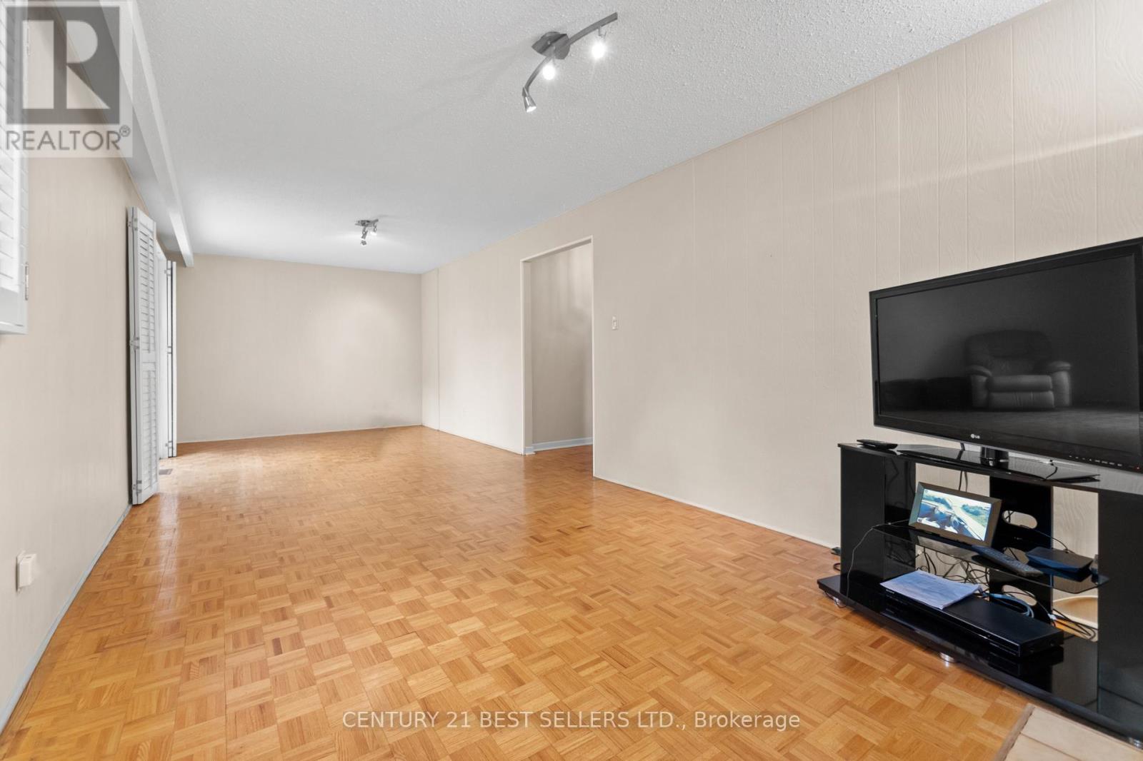 3403 Juanita Court S, Mississauga (Mississauga Valleys), Ontario  L5A 3J5 - Photo 24 - W12186701