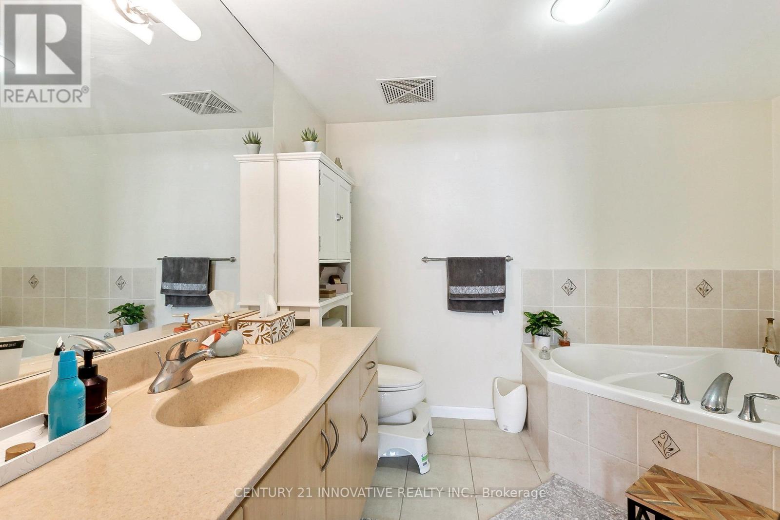 1005 - 185 Legion Road N, Toronto, Ontario  M8Y 0A1 - Photo 35 - W12186705