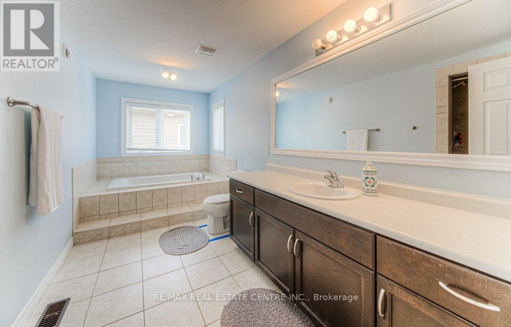 950 Pebblecreek Court, Kitchener, Ontario  N2A 0C5 - Photo 23 - X12186698