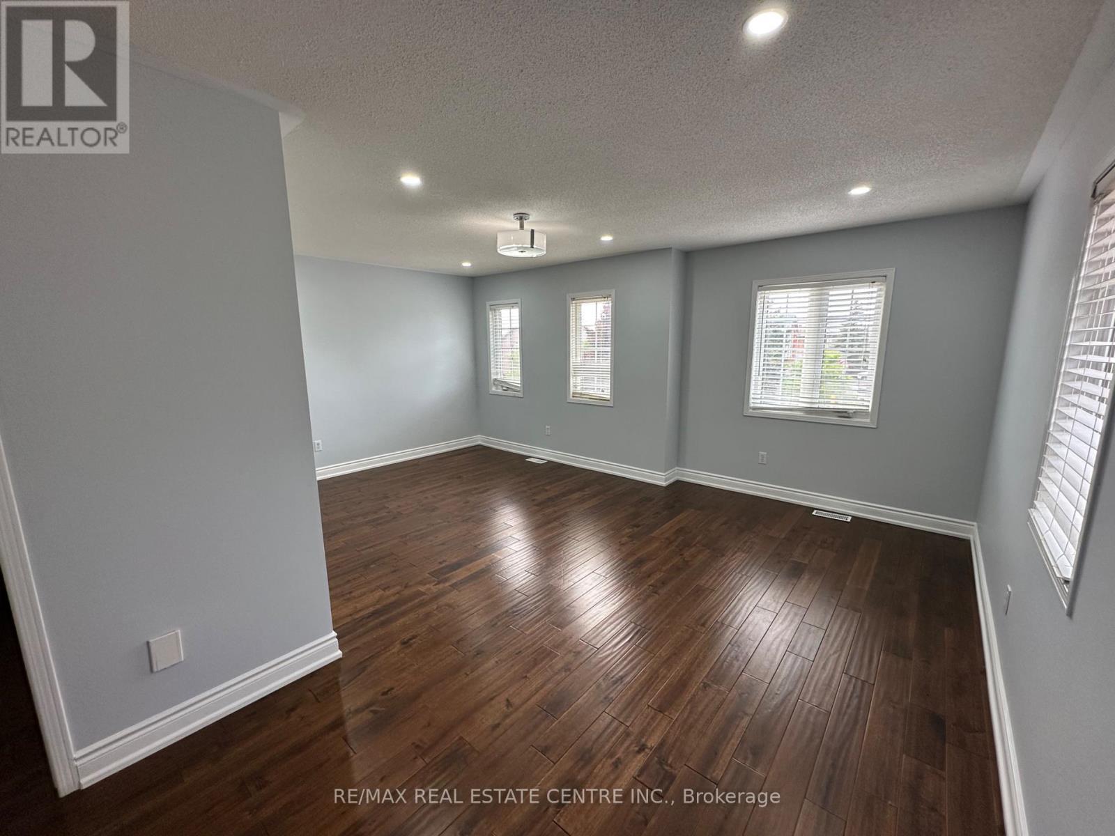 Upper - 3178 Oakview Road, Mississauga, Ontario  L5N 7N9 - Photo 32 - W12186687