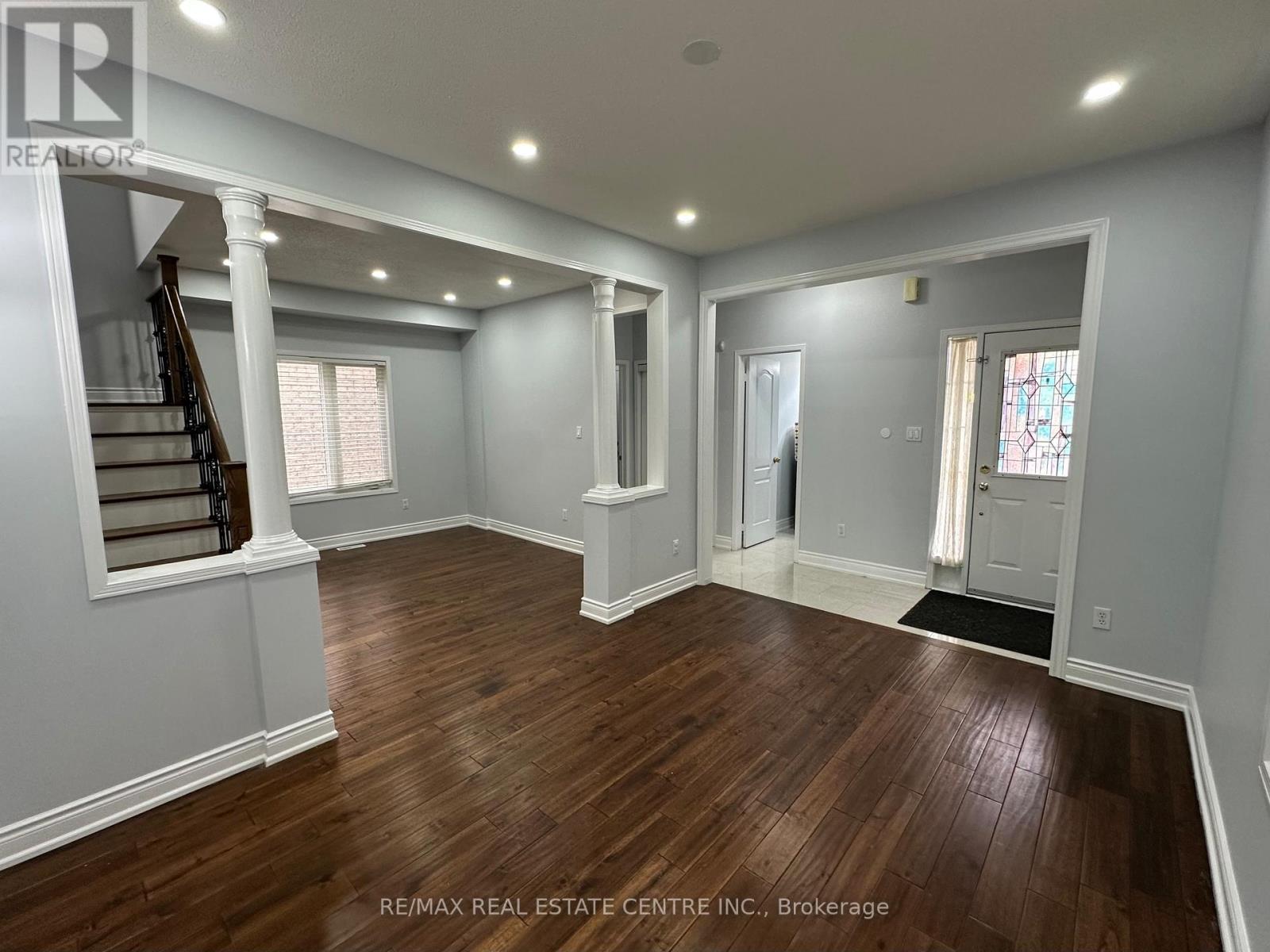 Upper - 3178 Oakview Road, Mississauga, Ontario  L5N 7N9 - Photo 4 - W12186687