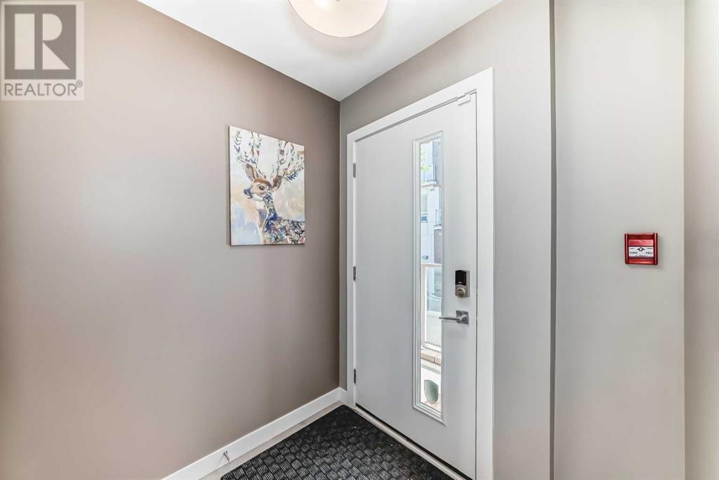 4084 Kovitz Lane Nw, Calgary, Alberta  T3B 6H3 - Photo 2 - A2221853
