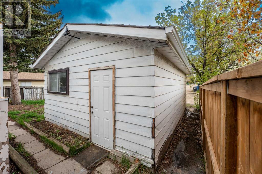 5516 Temple Drive Ne, Calgary, Alberta  T1Y 3R4 - Photo 3 - A2220492