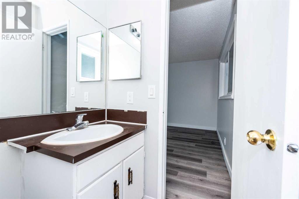 5516 Temple Drive Ne, Calgary, Alberta  T1Y 3R4 - Photo 23 - A2220492