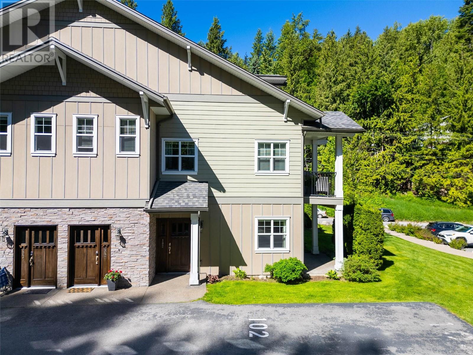 2011 PERRIER Road Unit# 102, Nelson, BC V1L6Y8