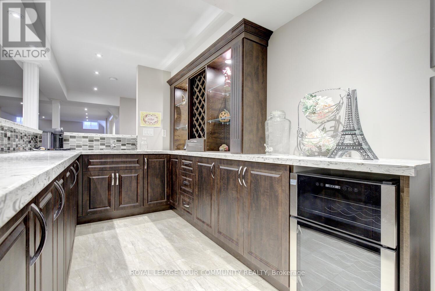 38 Alrob Court, Vaughan, Ontario  L6A 2E6 - Photo 44 - N12183126