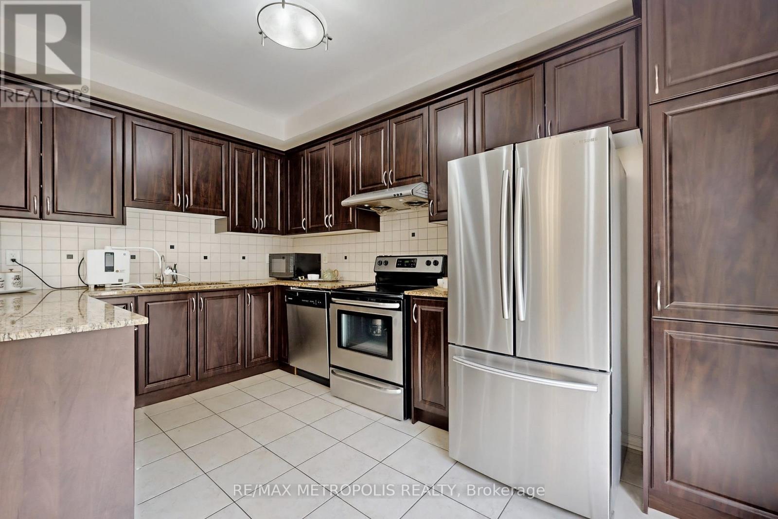 178 Angus Drive, Ajax (Central), Ontario  L1S 5E1 - Photo 15 - E12186729