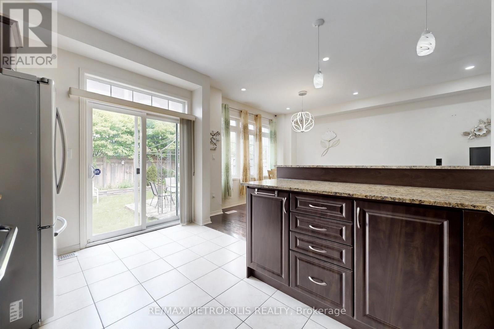 178 Angus Drive, Ajax, Ontario  L1S 5E1 - Photo 18 - E12186729
