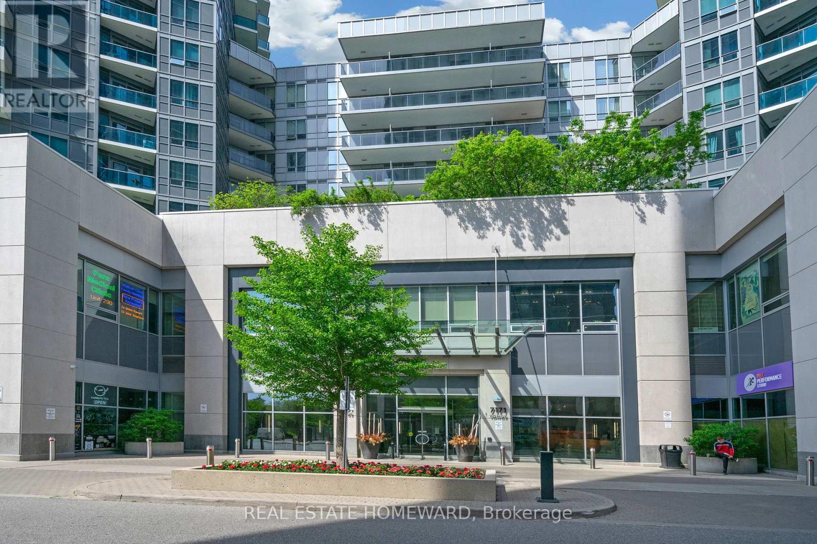 1525 - 7161 Yonge Street, Markham, Ontario  L3T 0C8 - Photo 2 - N12186719