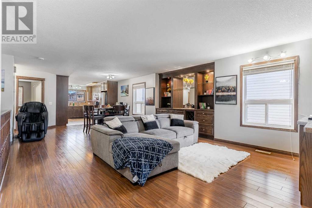 42 Saddleland Crescent Ne, Calgary, Alberta  T3J 5K5 - Photo 6 - A2214012