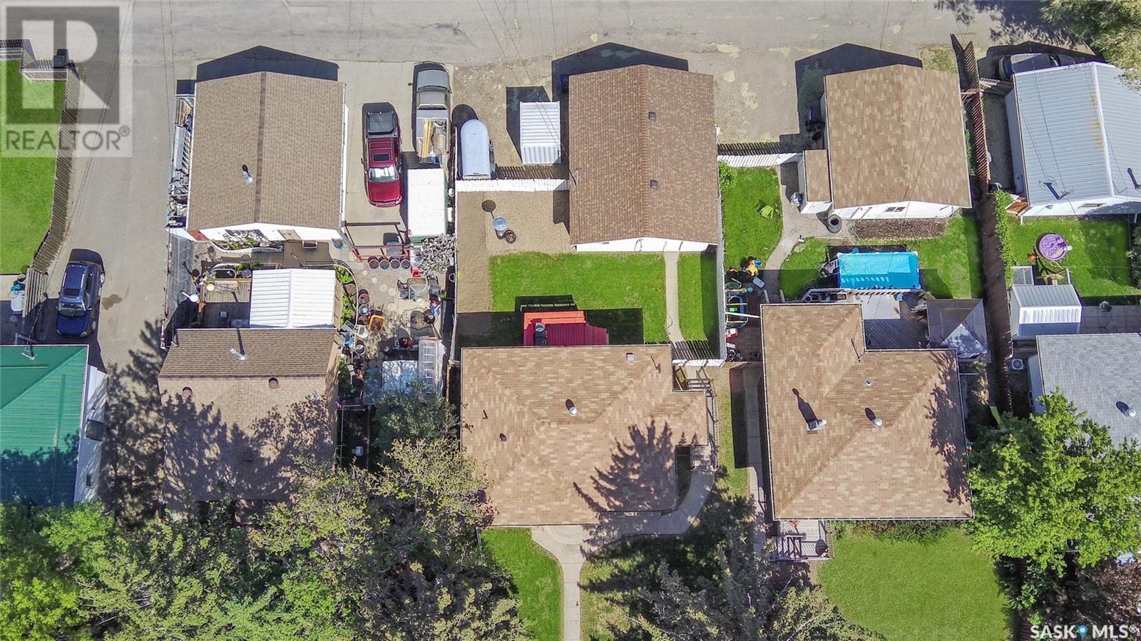 Property at 355 8th AVENUE NW image 3