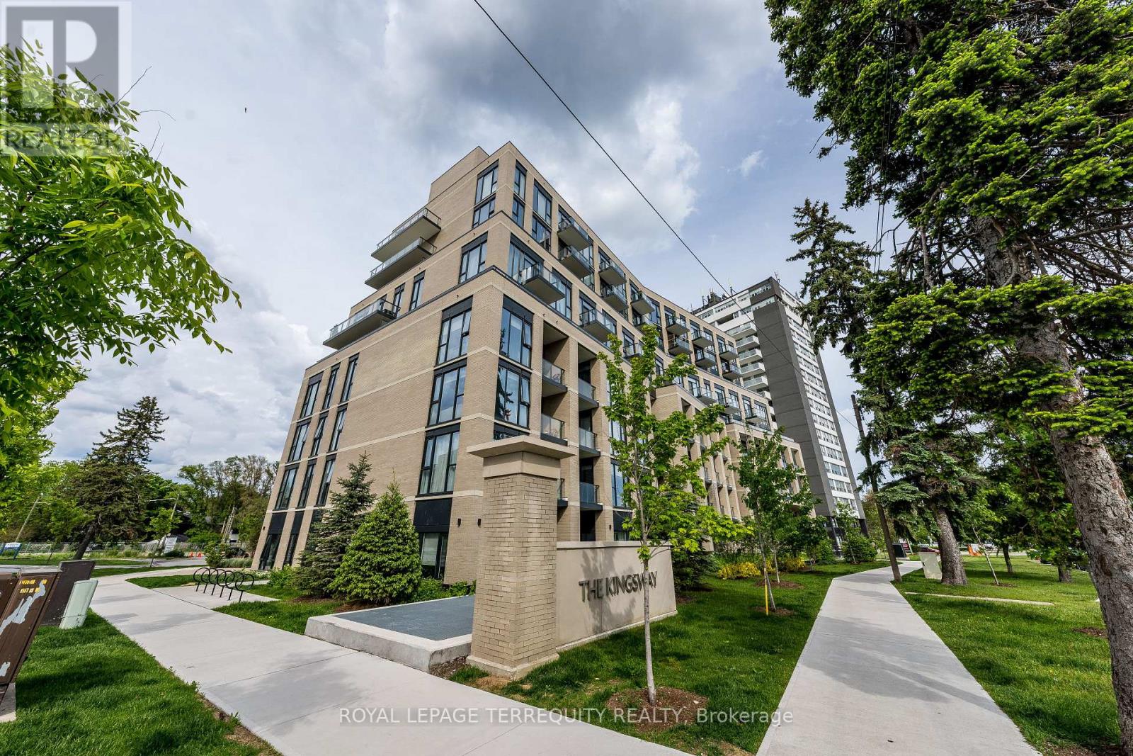 413 - 293 The Kingsway, Toronto (Edenbridge-Humber Valley), Ontario  M9A 0E8 - Photo 1 - W12186721