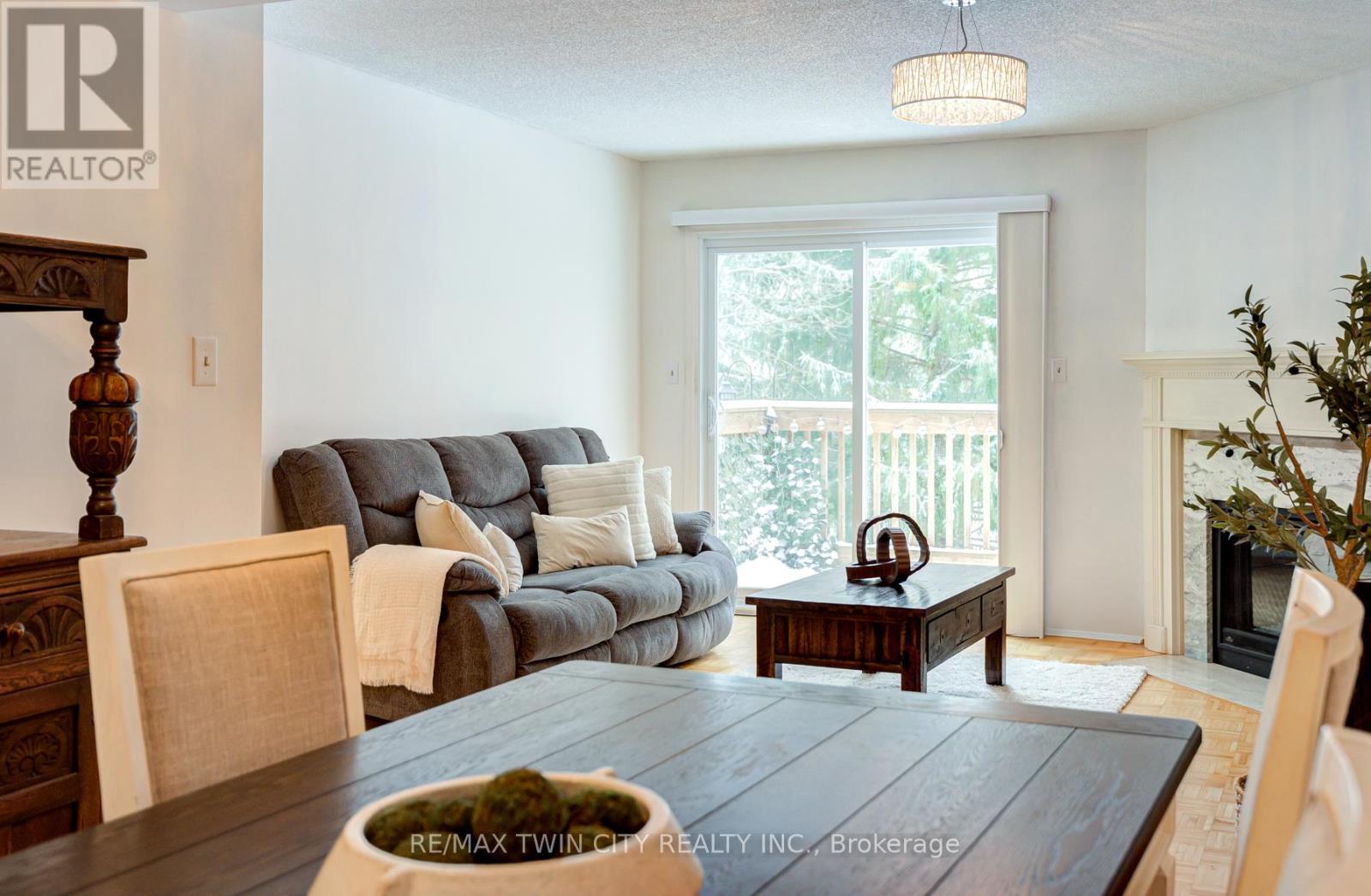 4 - 523 Beechwood Drive, Waterloo, Ontario  N2T 2G7 - Photo 8 - X12060069