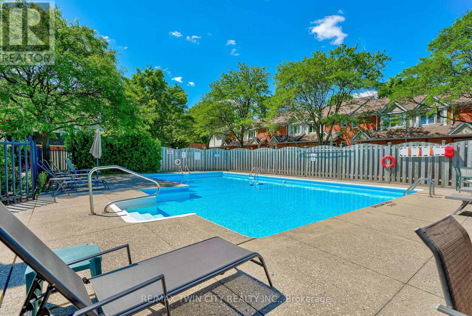 4 - 523 Beechwood Drive, Waterloo, Ontario  N2T 2G7 - Photo 29 - X12060069