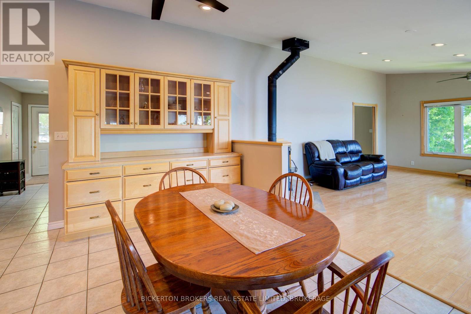 105 Taber Hill Lane W, Rideau Lakes, Ontario  K0G 1E0 - Photo 15 - X12182724