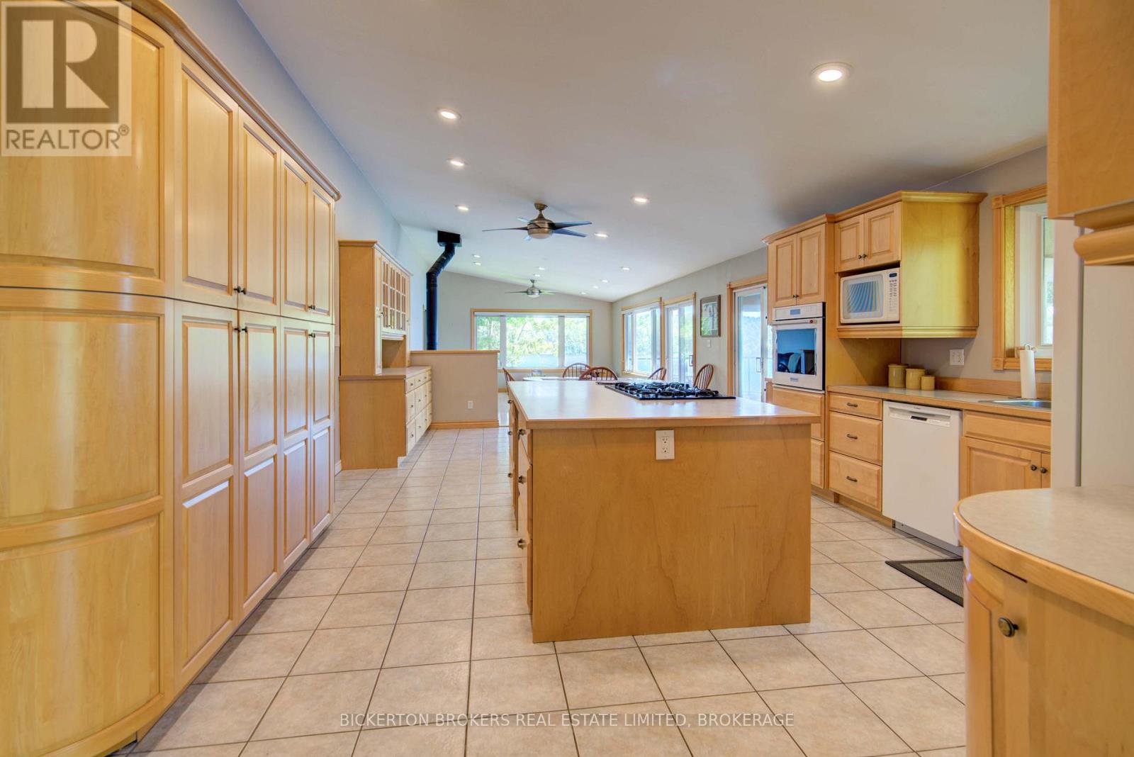 105 Taber Hill Lane W, Rideau Lakes, Ontario  K0G 1E0 - Photo 12 - X12182724