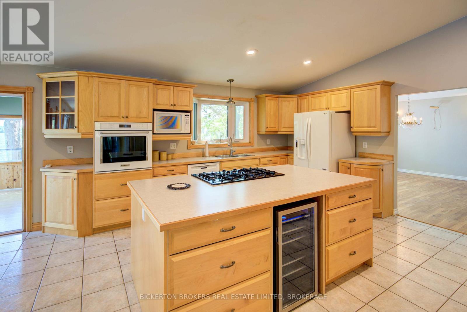 105 Taber Hill Lane W, Rideau Lakes, Ontario  K0G 1E0 - Photo 14 - X12182724