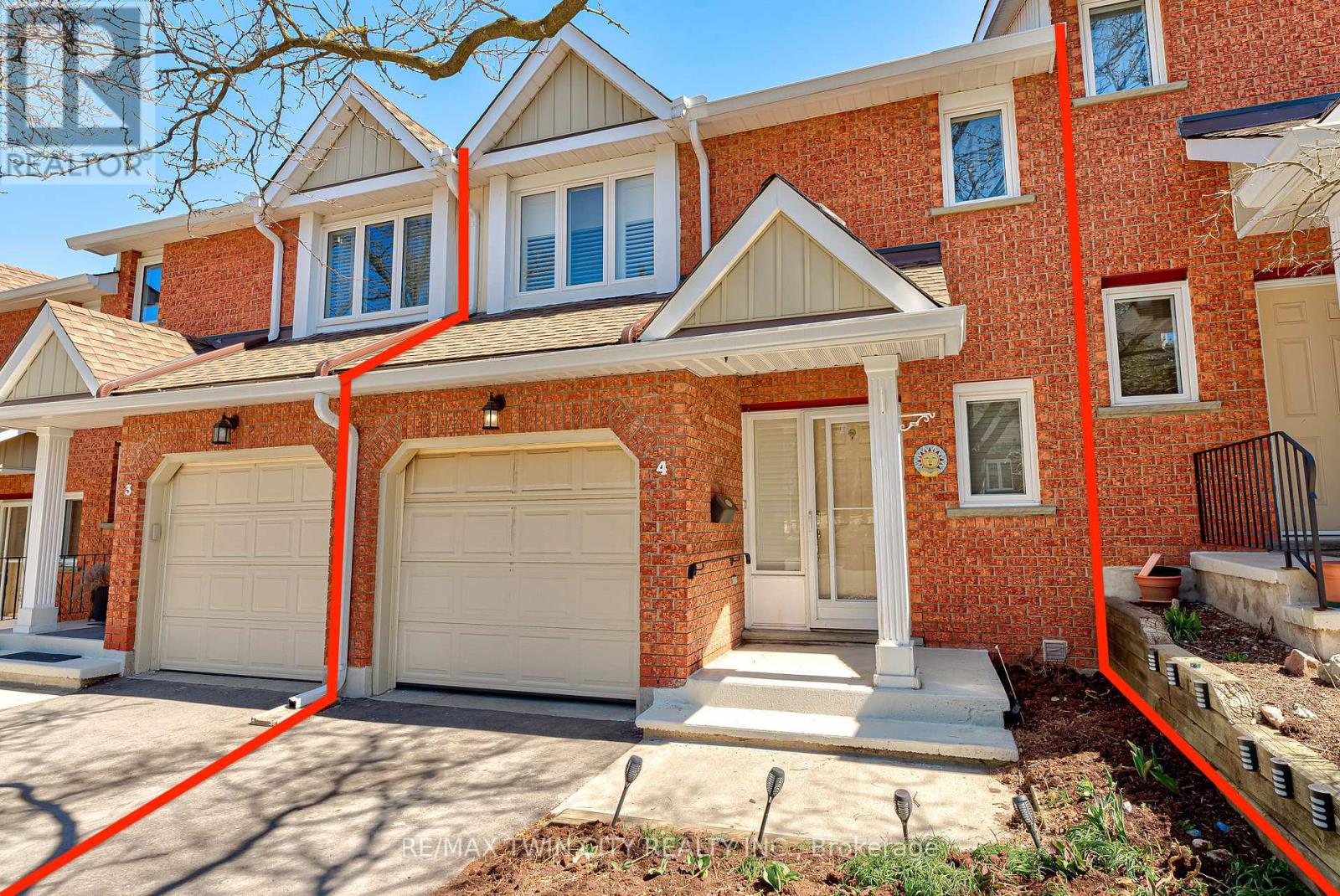 4 - 523 Beechwood Drive, Waterloo, Ontario  N2T 2G7 - Photo 2 - X12060069
