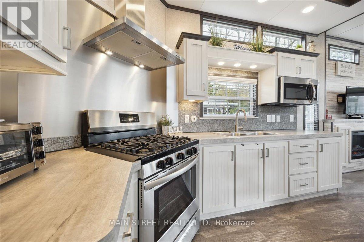 7 Hazel Street, Whitchurch-Stouffville, Ontario  L0G 1E0 - Photo 13 - N12139726
