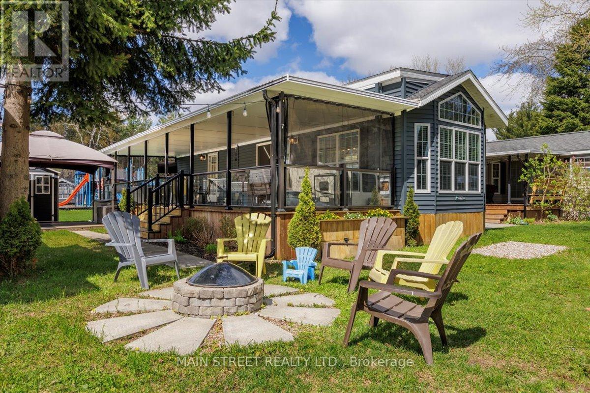 7 Hazel Street, Whitchurch-Stouffville, Ontario  L0G 1E0 - Photo 4 - N12139726