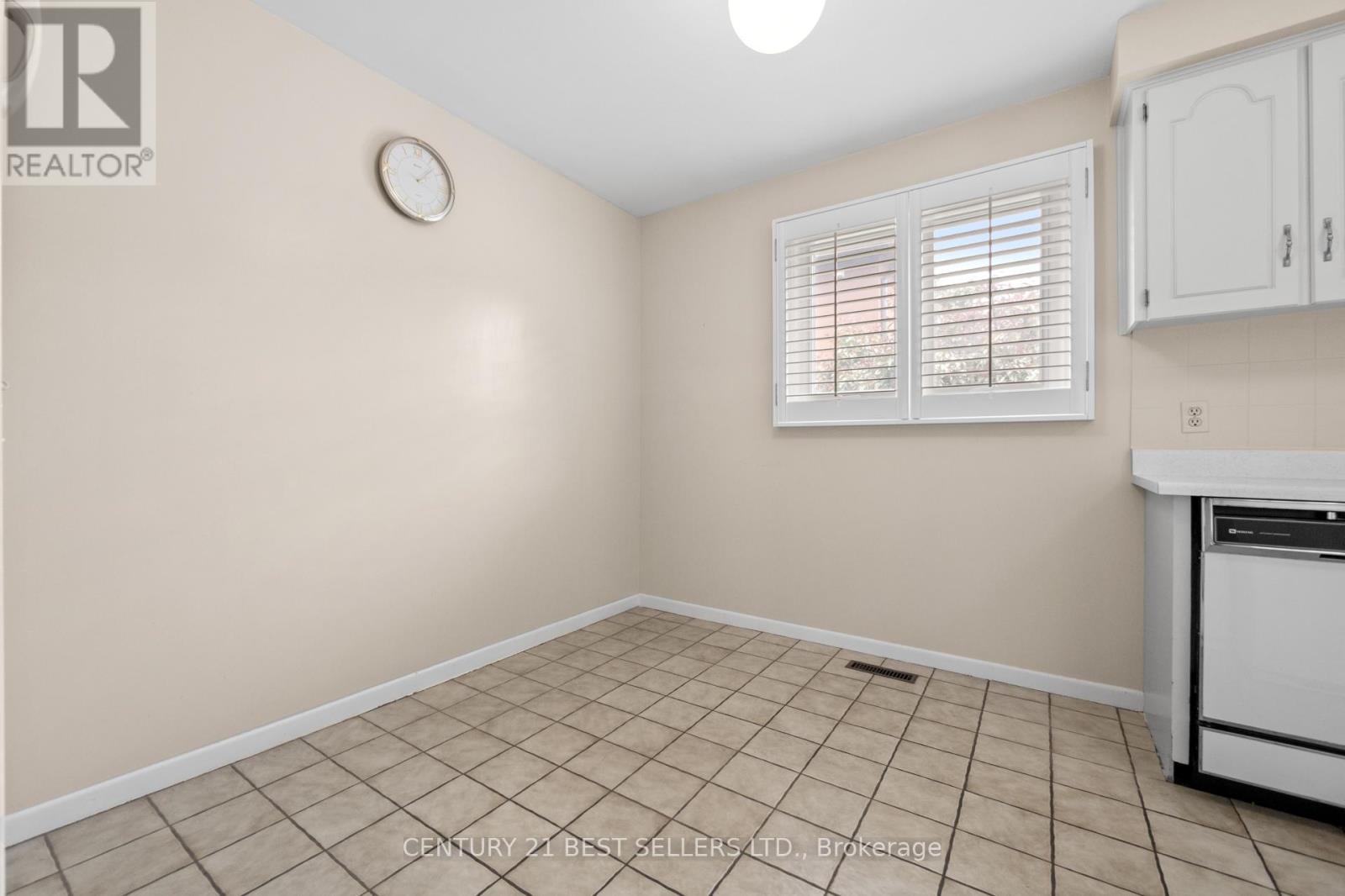 3403 Juanita Court S, Mississauga (Mississauga Valleys), Ontario  L5A 3J5 - Photo 29 - W12186701