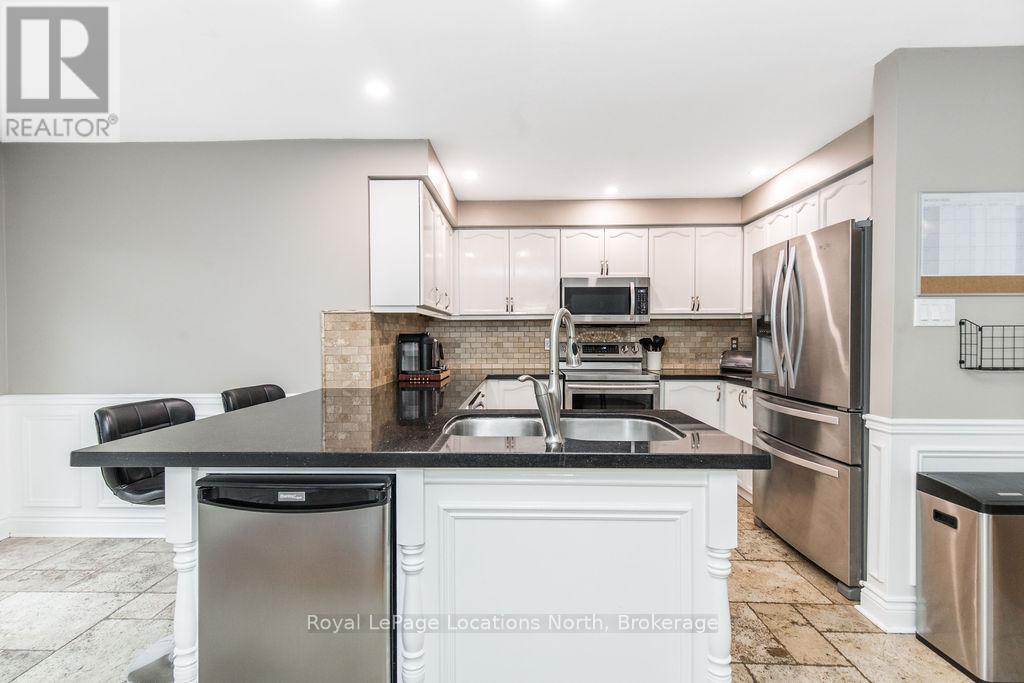 158 Fernbrook Drive, Wasaga Beach, Ontario  L9Z 1G9 - Photo 8 - S12186764